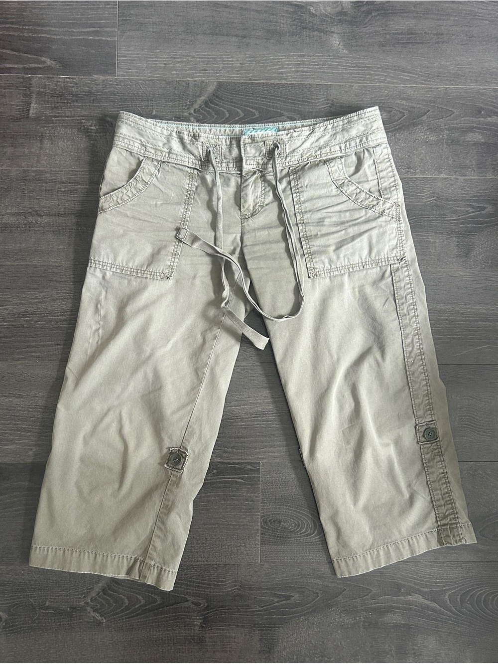 Vintage American Eagle Y2K Olive Green Cargo Capri Pants Size 2 Drawstring
